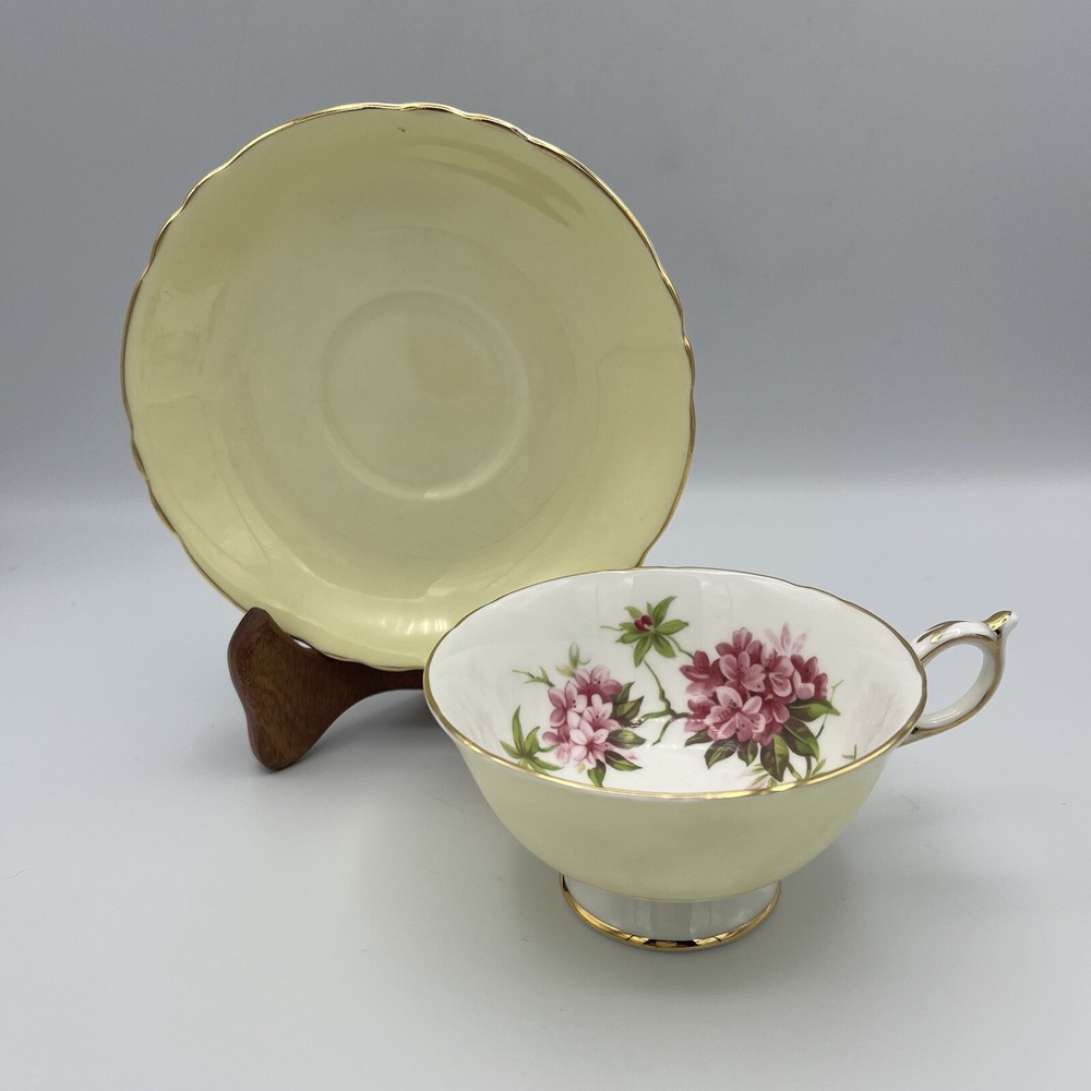 Vintage Paragon Footed Cup Saucer Yellow Gold Trim Pink Floral England‎